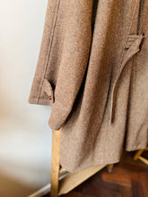 Sporting Tweed Balmacaan Coat / Brown